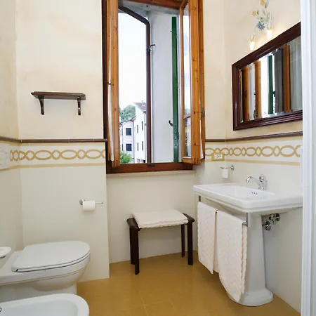 Ampia Con Parco A Villa *