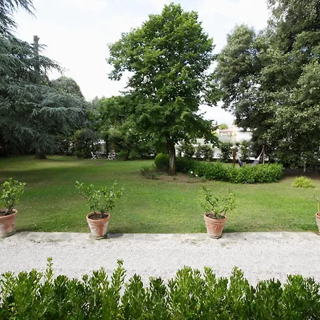 Villa Ampia Con Parco A *